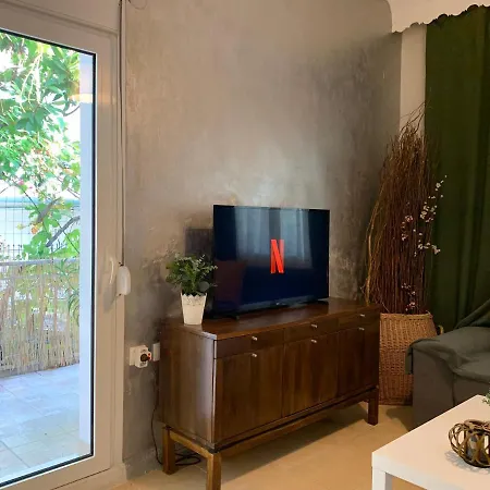 アパート Oasis Luxury Detached House In With Hydromassage テッサロニキ