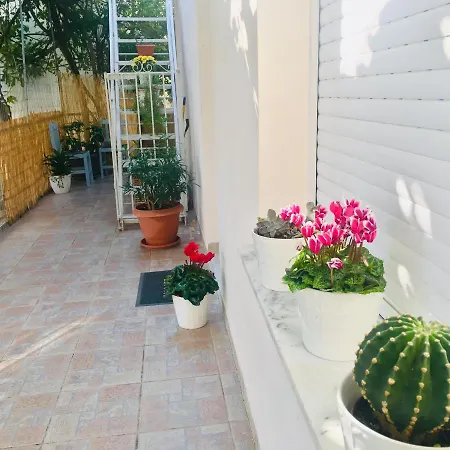 Oasis Luxury Detached House In With Hydromassage アパート テッサロニキ